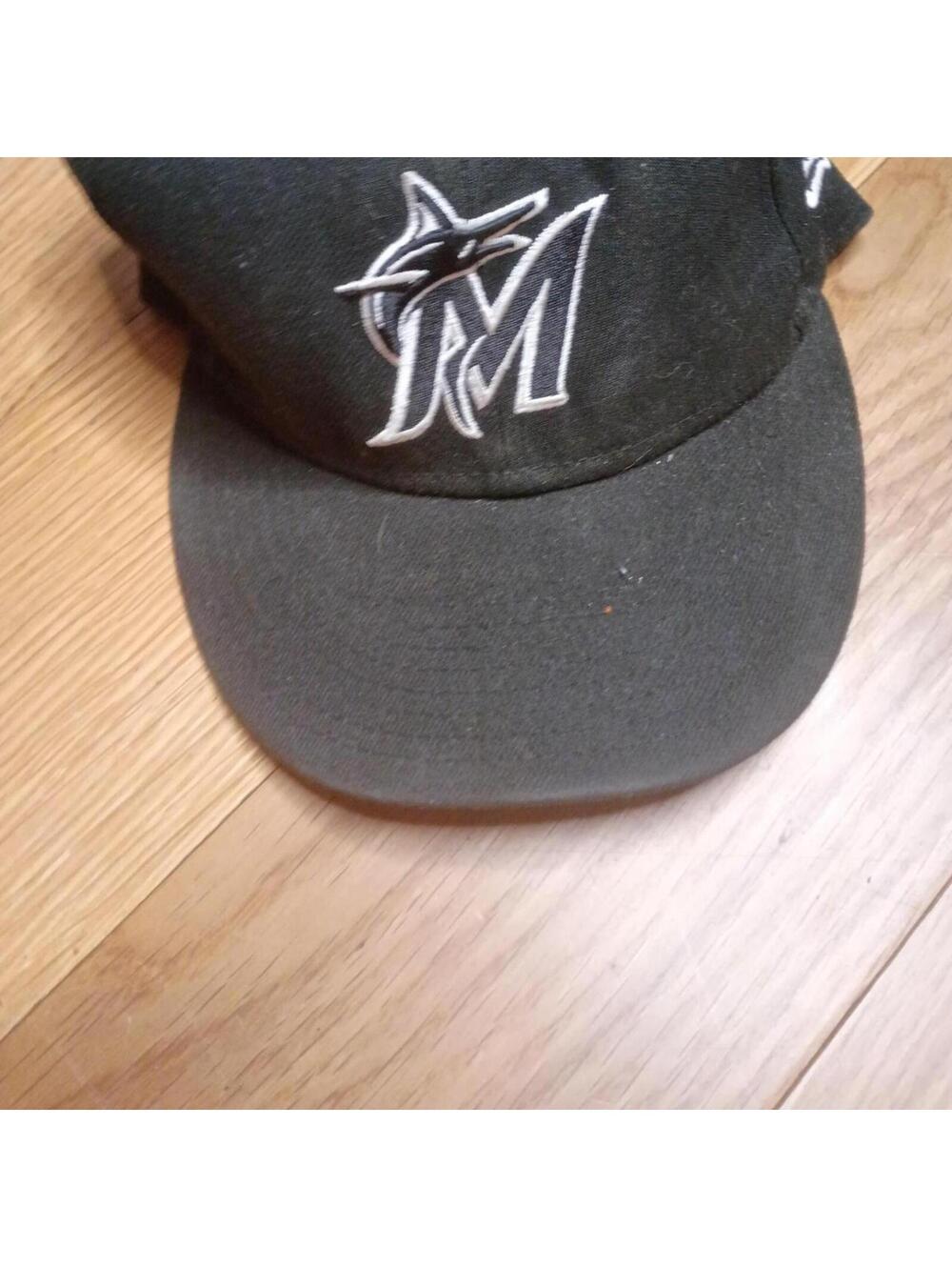 MLB Men's Black and Green Hat